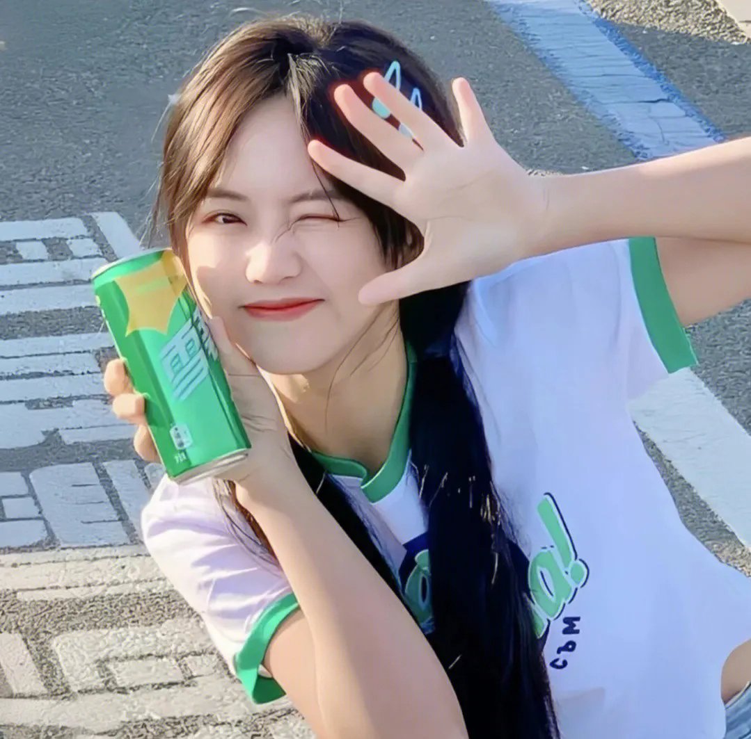 不装了，脚踹渣男后我成了全球女战神